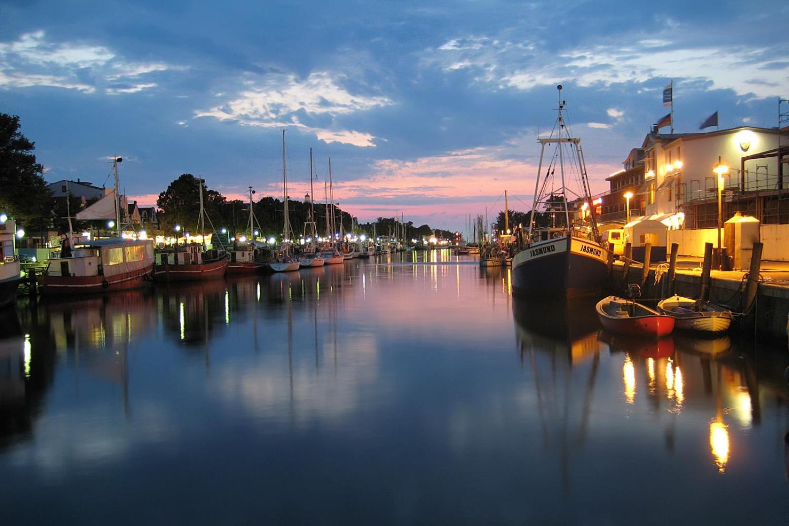 Ferienwohnung Seeterrasse Rostock Bagian luar foto